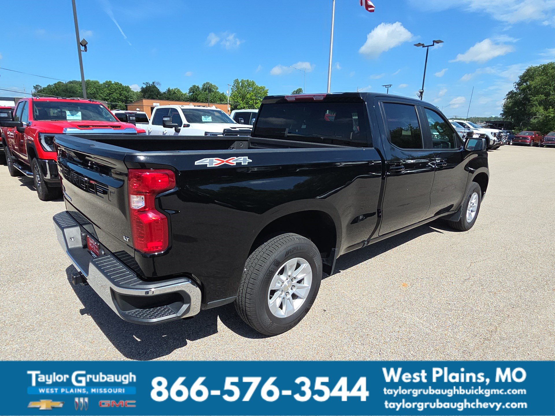 Used 2023 Chevrolet Silverado 1500 LT w/ Protection Package AWD/4WD image 9