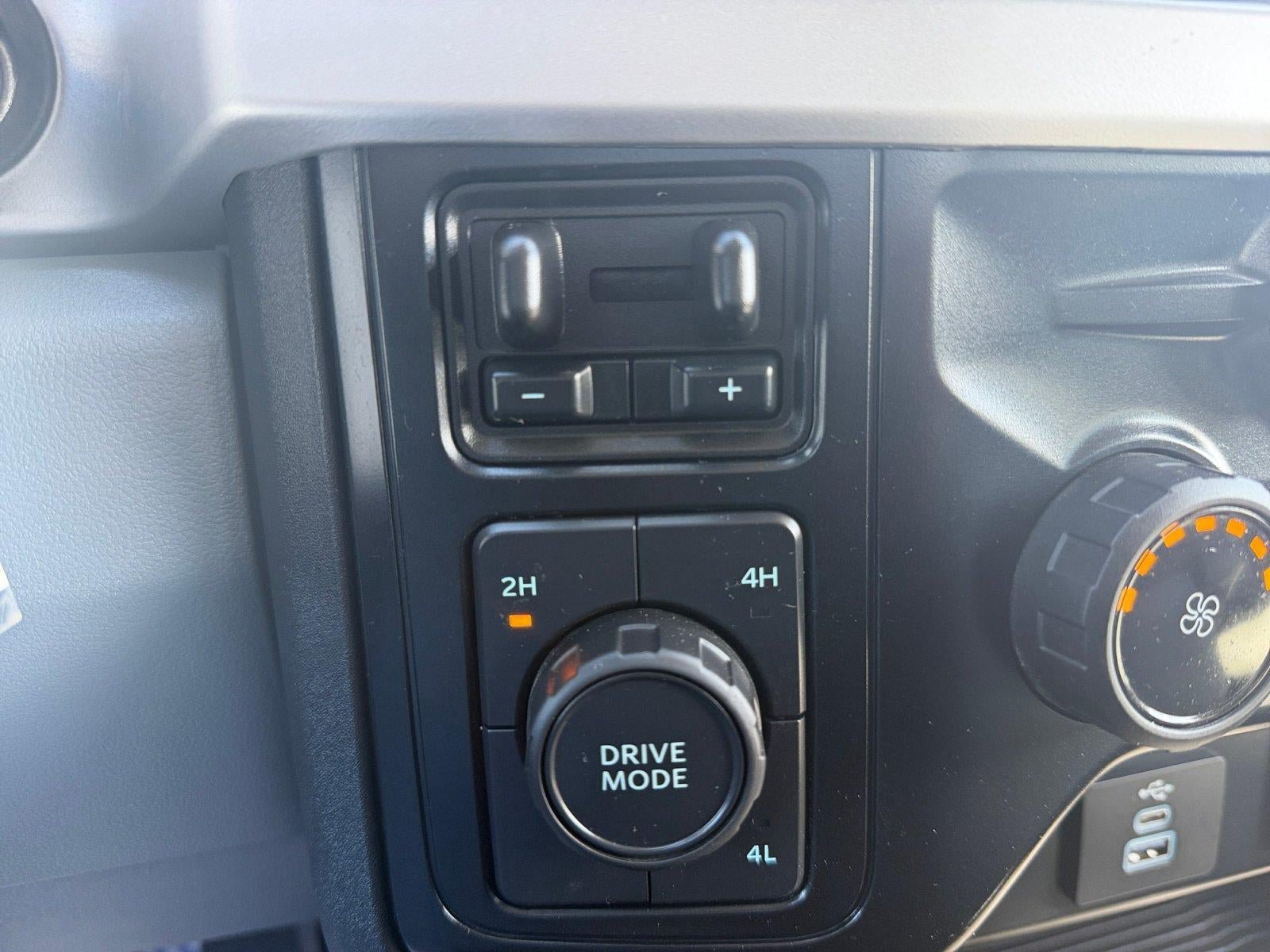 Certified 2025 Ford F250 XLT AWD/4WD image 18