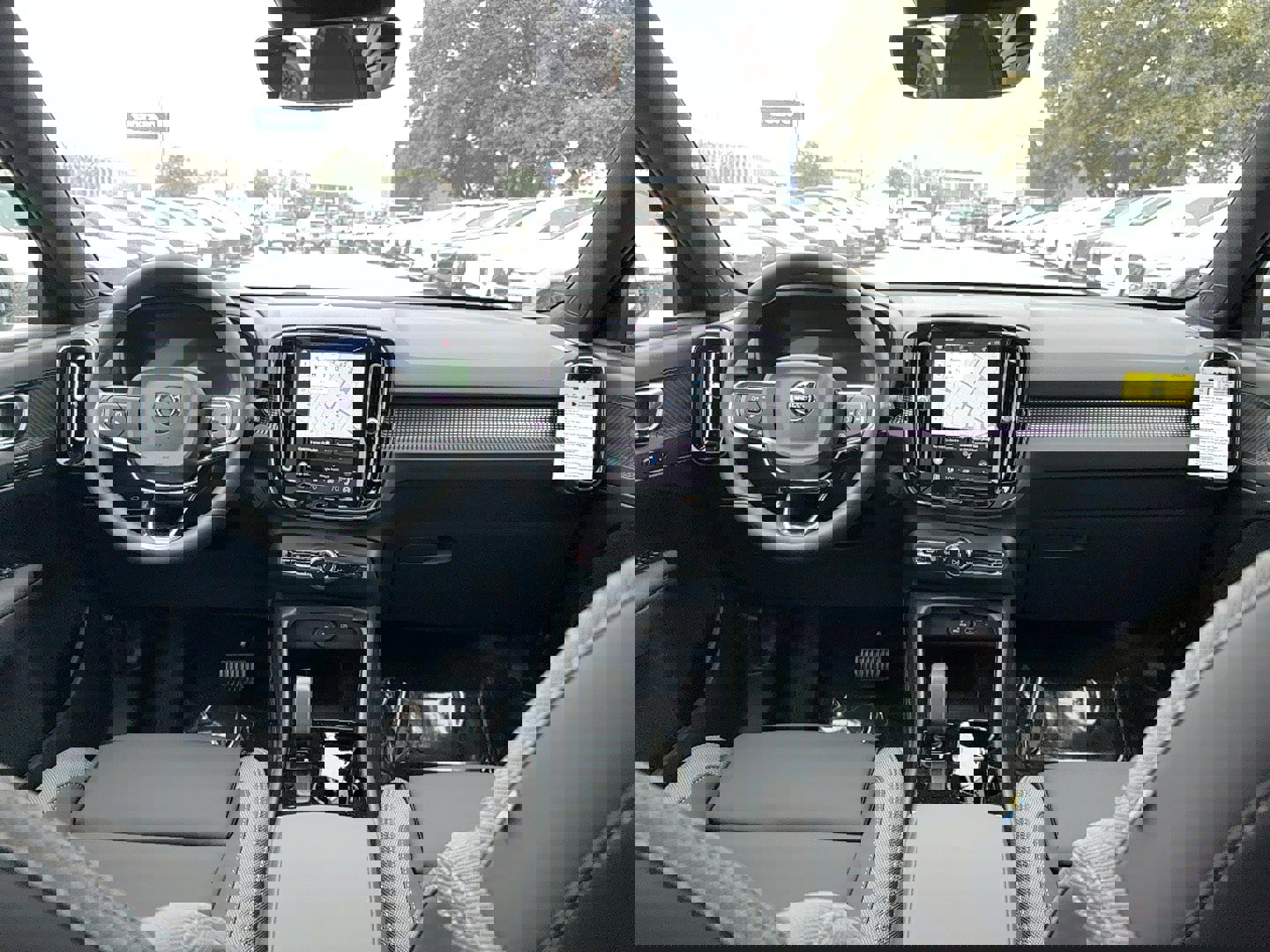 New 2026 Volvo EX40 Plus w/ Climate Package image 18