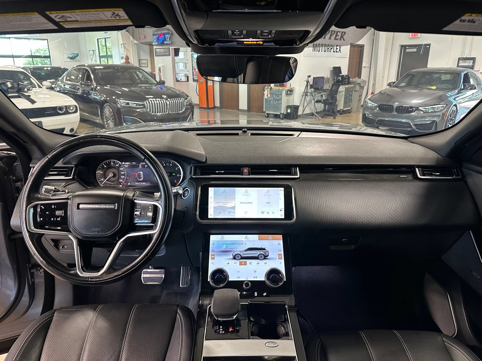 Used 2022 Land Rover Range Rover Velar R-Dynamic S AWD/4WD image 16