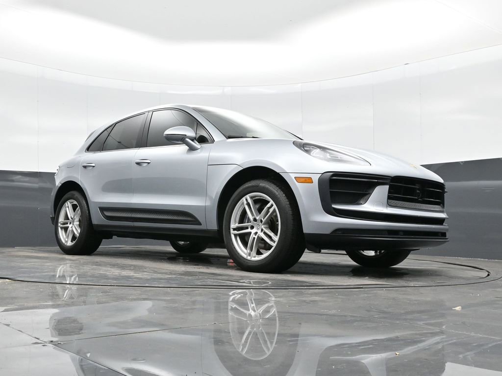 Certified 2022 Porsche Macan image 40