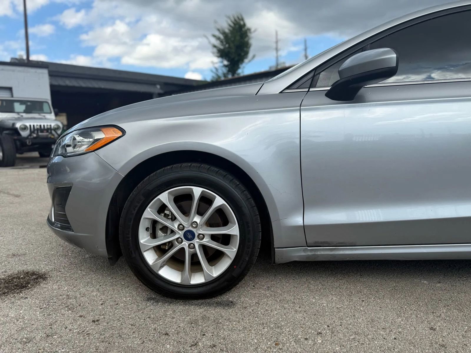 Used 2020 Ford Fusion SE image 25