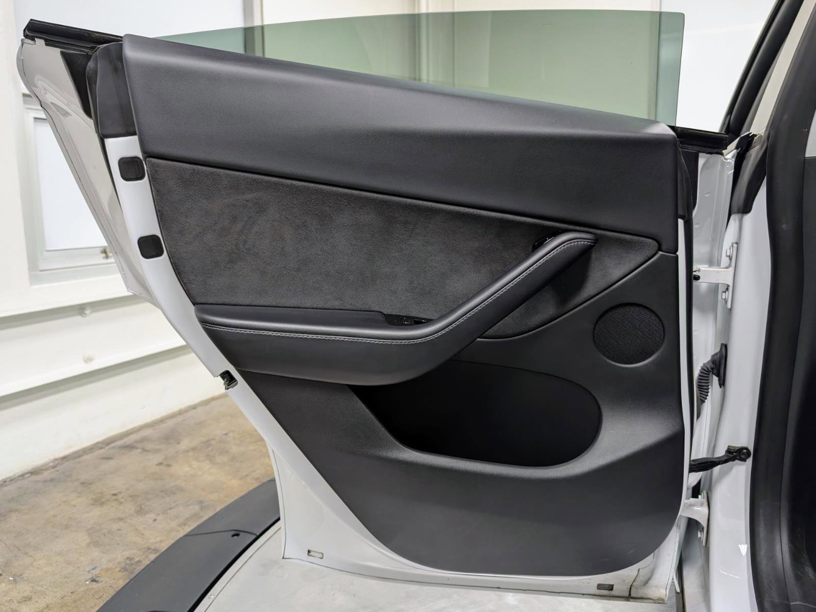 Used 2020 Tesla Model Y Long Range image 17