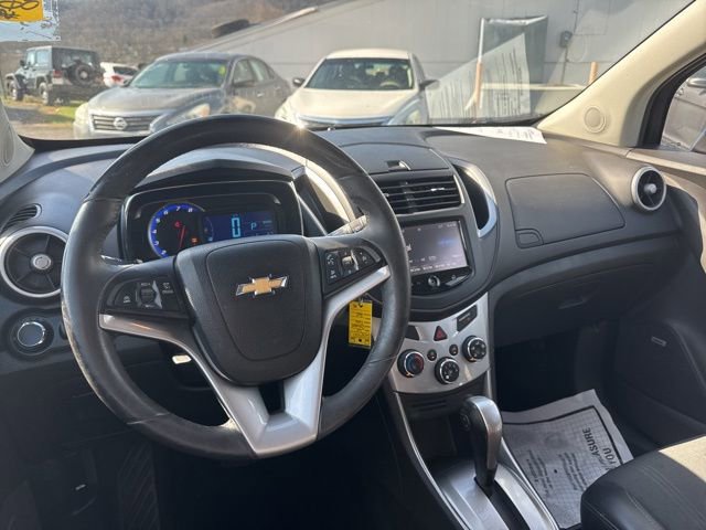 Used 2016 Chevrolet Trax LT w/ LT Sun and Sound Package image 13