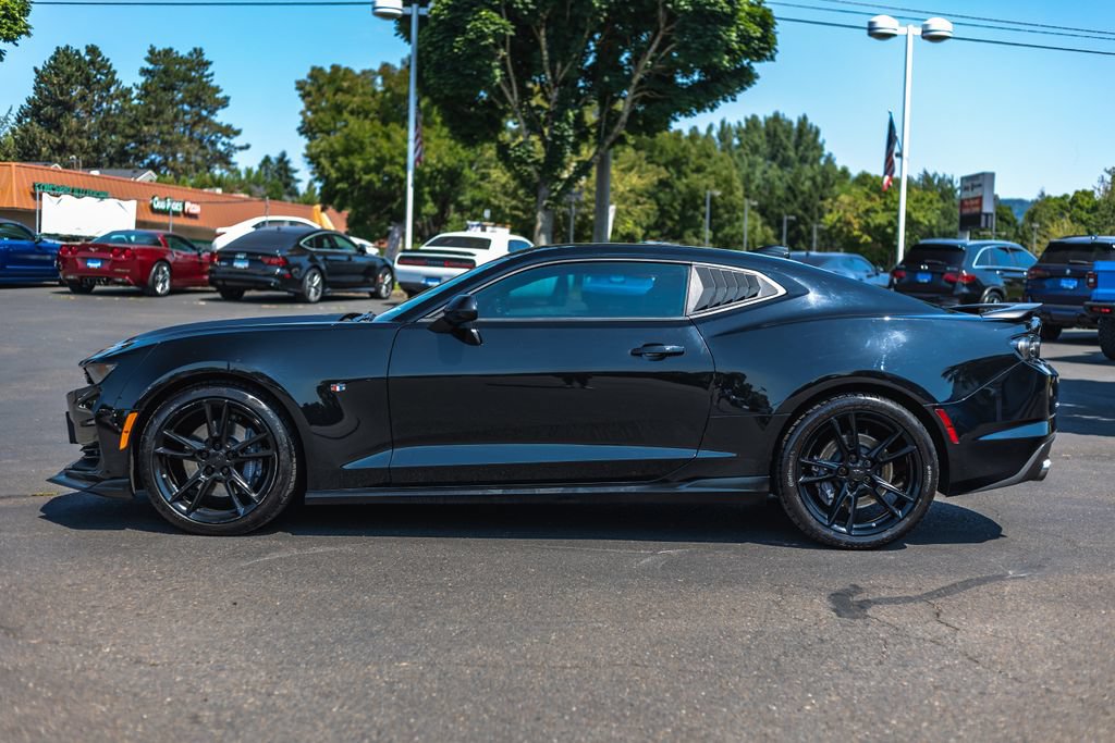 Used 2021 Chevrolet Camaro SS RWD image 10