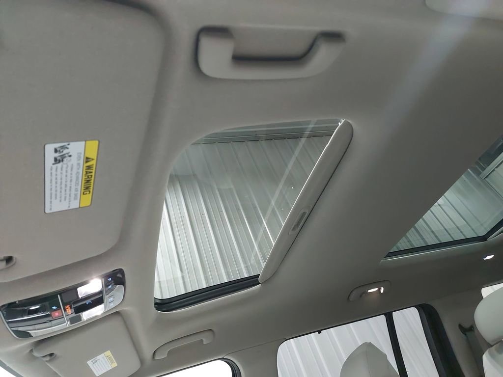 Used 2025 Hyundai Santa Fe Limited image 34