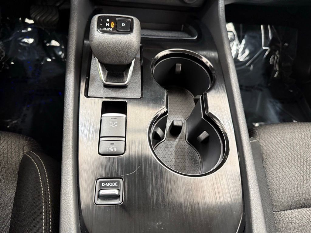 Used 2025 Nissan Rogue SV image 38