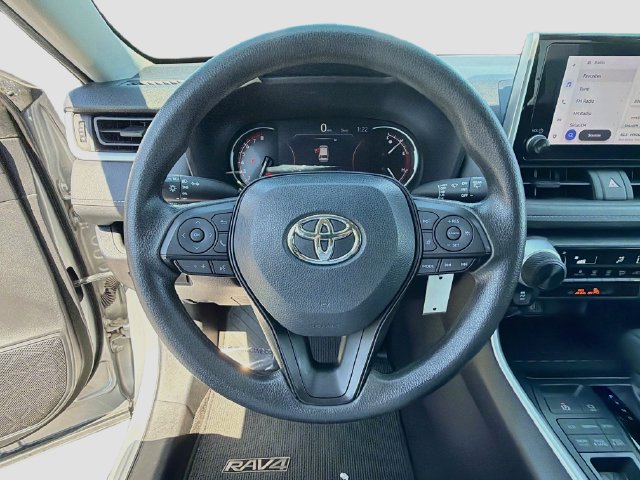 Used 2025 Toyota RAV4 LE AWD/4WD image 11