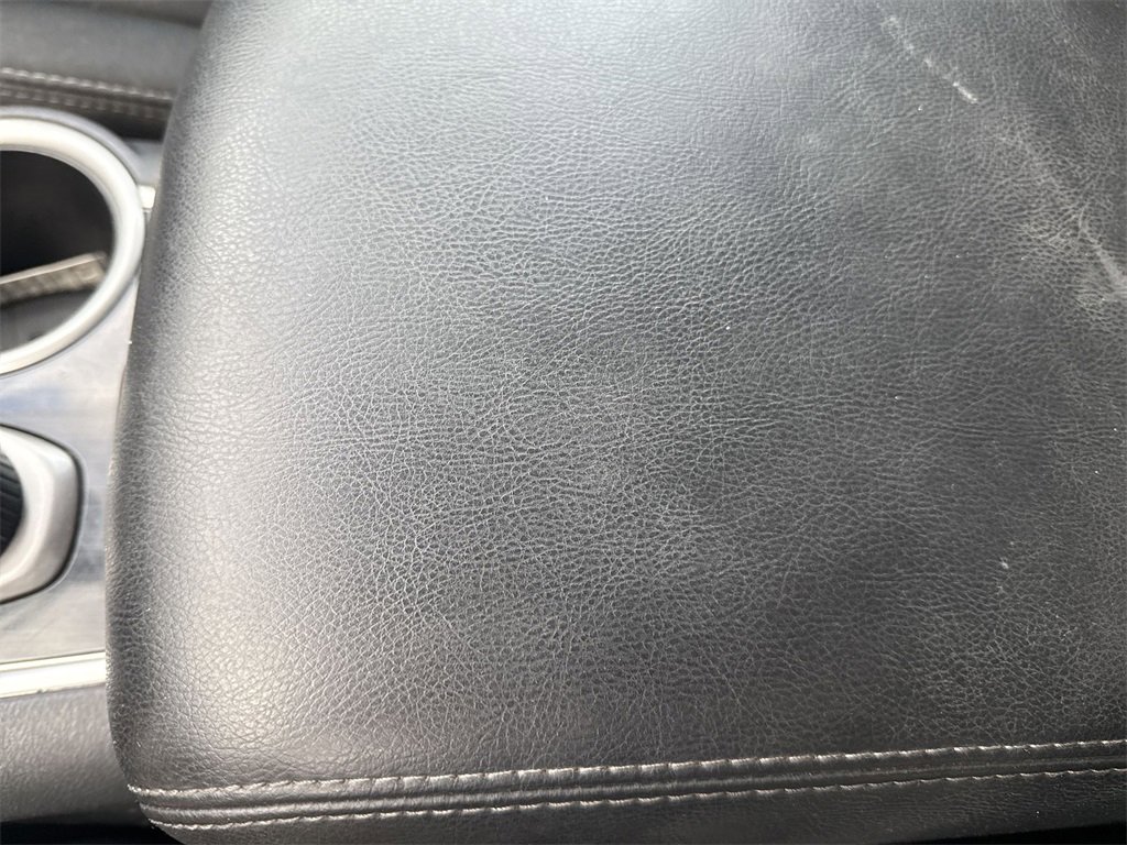 Used 2020 Nissan Pathfinder SV image 38