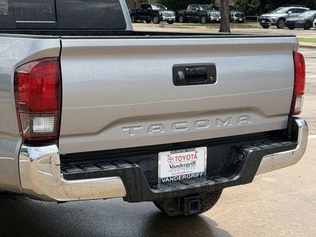 Used 2021 Toyota Tacoma SR5 RWD image 6