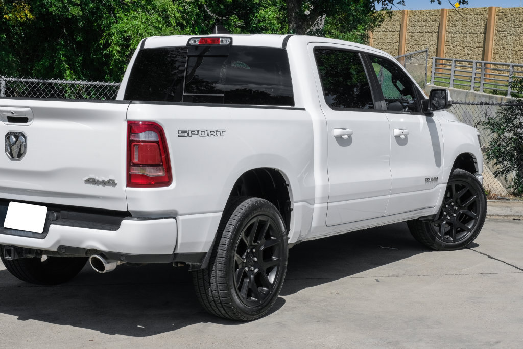 Used 2023 RAM 1500 Laramie AWD/4WD image 17