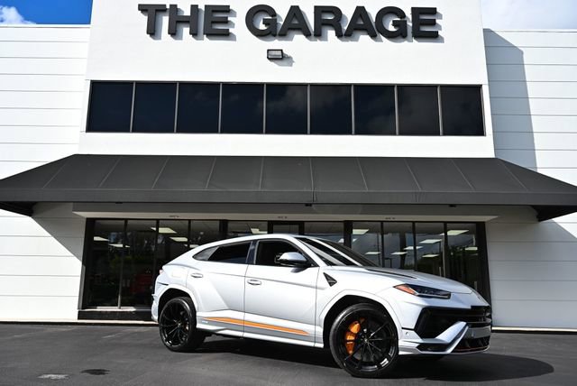 Used 2023 Lamborghini Urus S AWD/4WD image 1