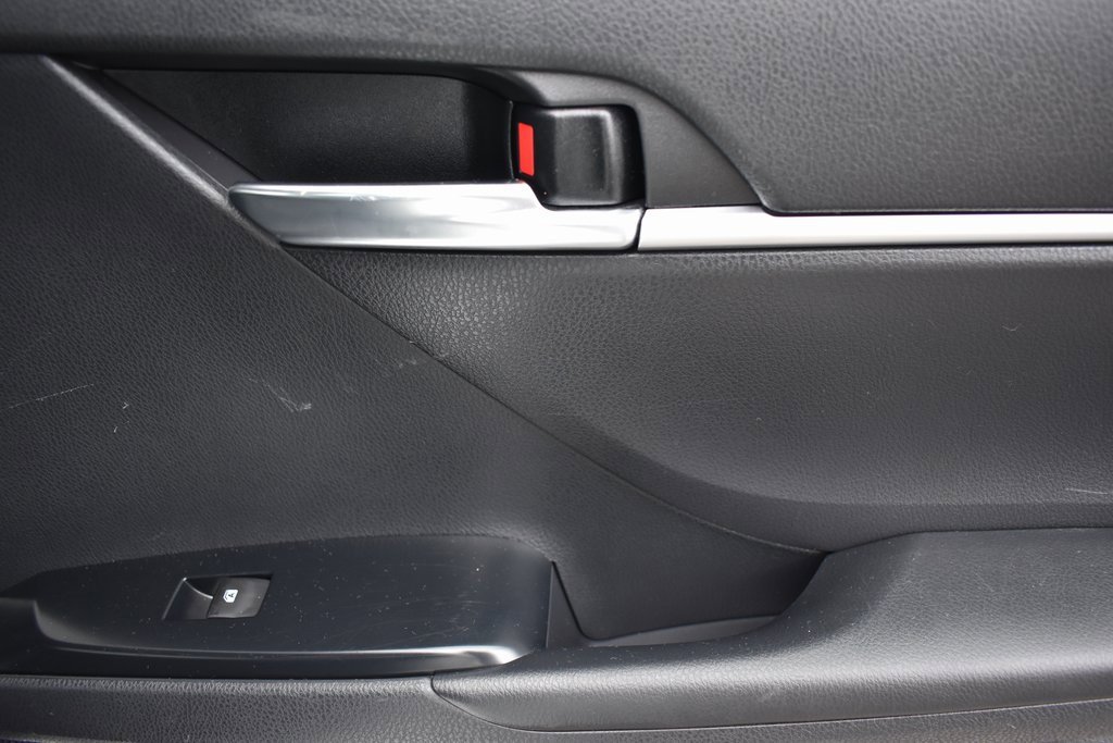 Used 2019 Toyota Camry SE image 14
