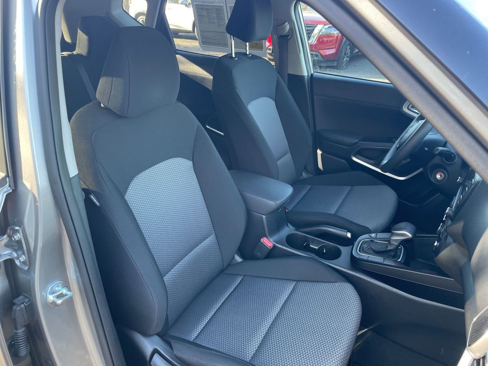 Used 2025 Kia Soul LX w/ LX Technology Package image 34