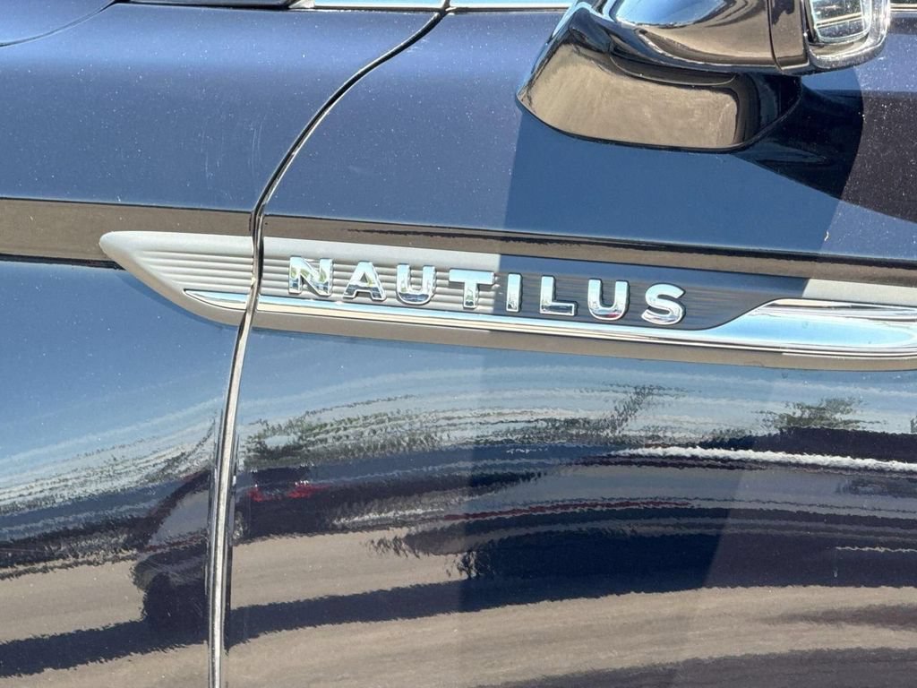 Certified 2022 Lincoln Nautilus Reserve AWD/4WD image 10