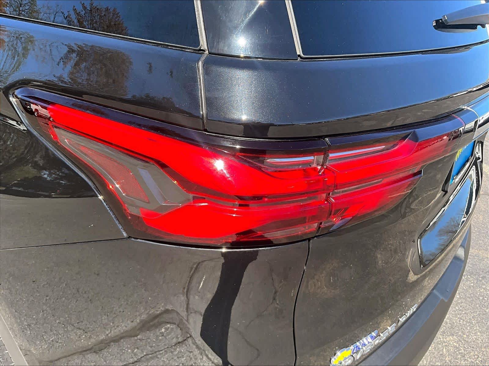 Used 2023 Chevrolet Traverse LT AWD/4WD image 33
