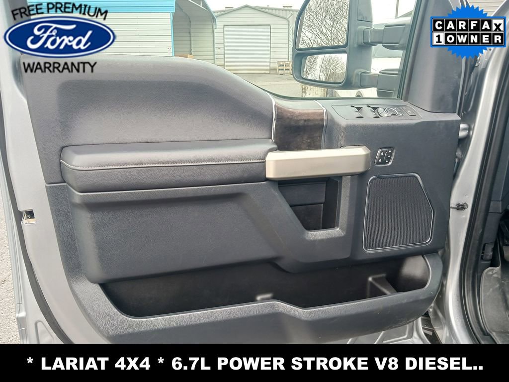 Used 2022 Ford F350 Lariat w/ Black Appearance Package image 15