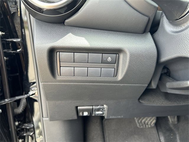 Used 2024 Nissan Kicks SR w/ SR Premium Package image 17