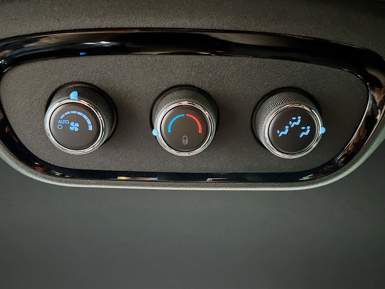 Used 2023 Dodge Durango GT RWD image 18