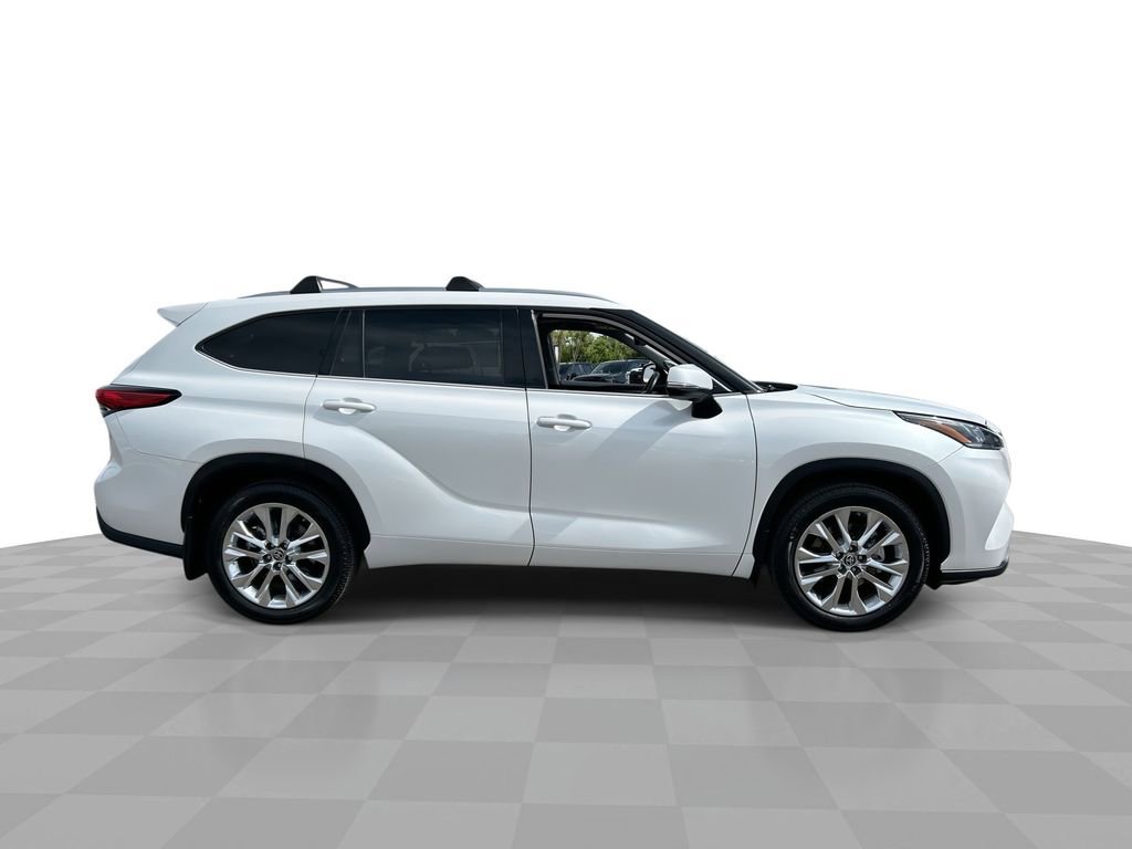 Used 2023 Toyota Highlander Limited AWD/4WD image 9