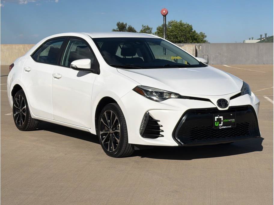 Used 2017 Toyota Corolla SE FWD image 2