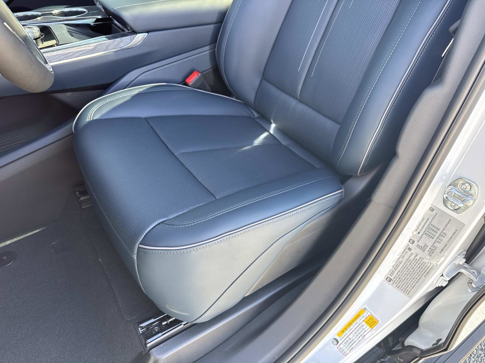 New 2026 Cadillac Escalade IQL Luxury w/ LPO, Floor Liner Package AWD/4WD image 22