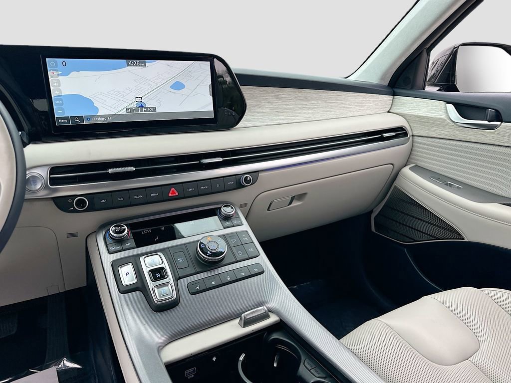 Used 2024 Hyundai Palisade Calligraphy image 25