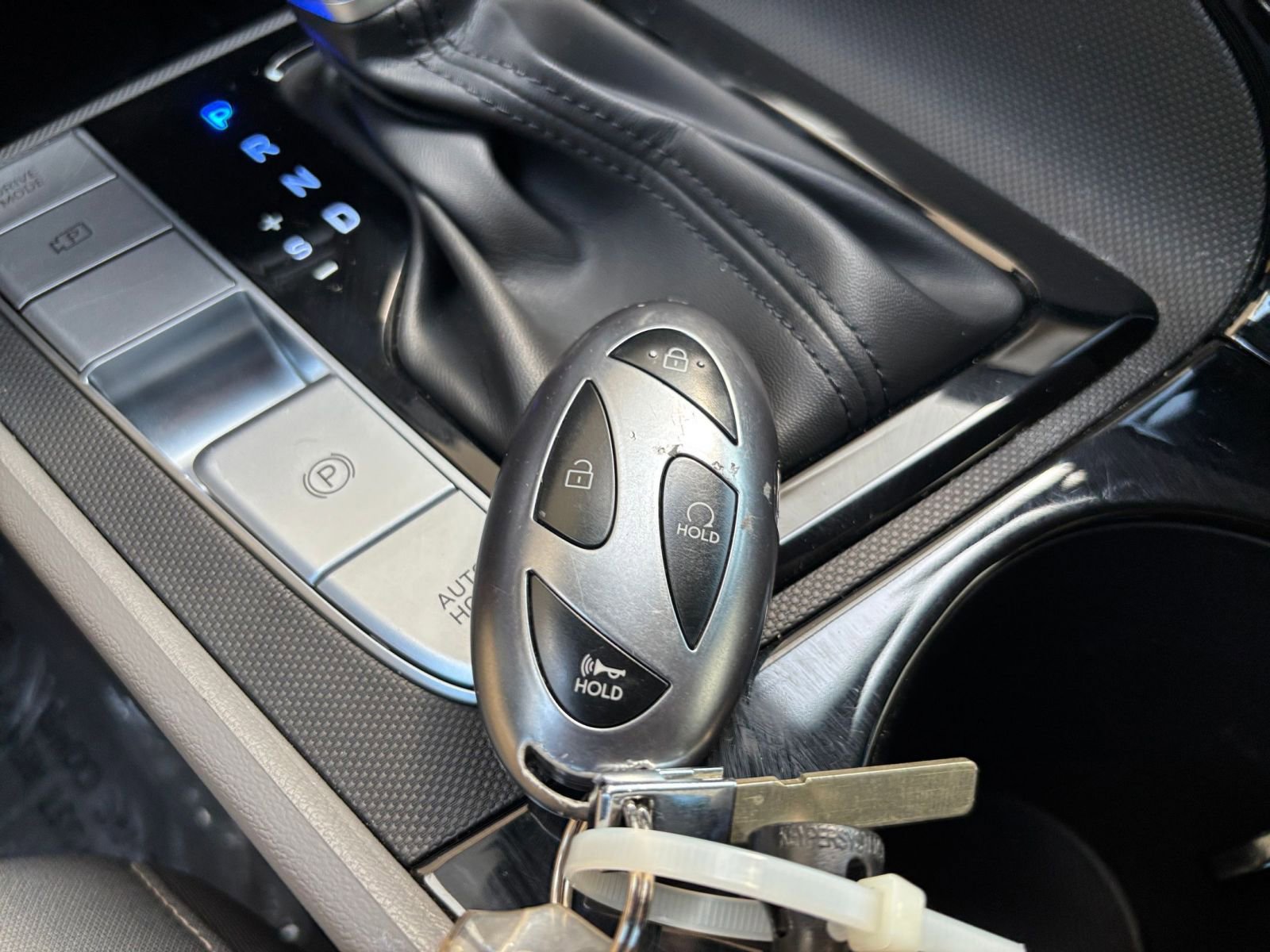 Used 2025 Hyundai Elantra SEL FWD image 24