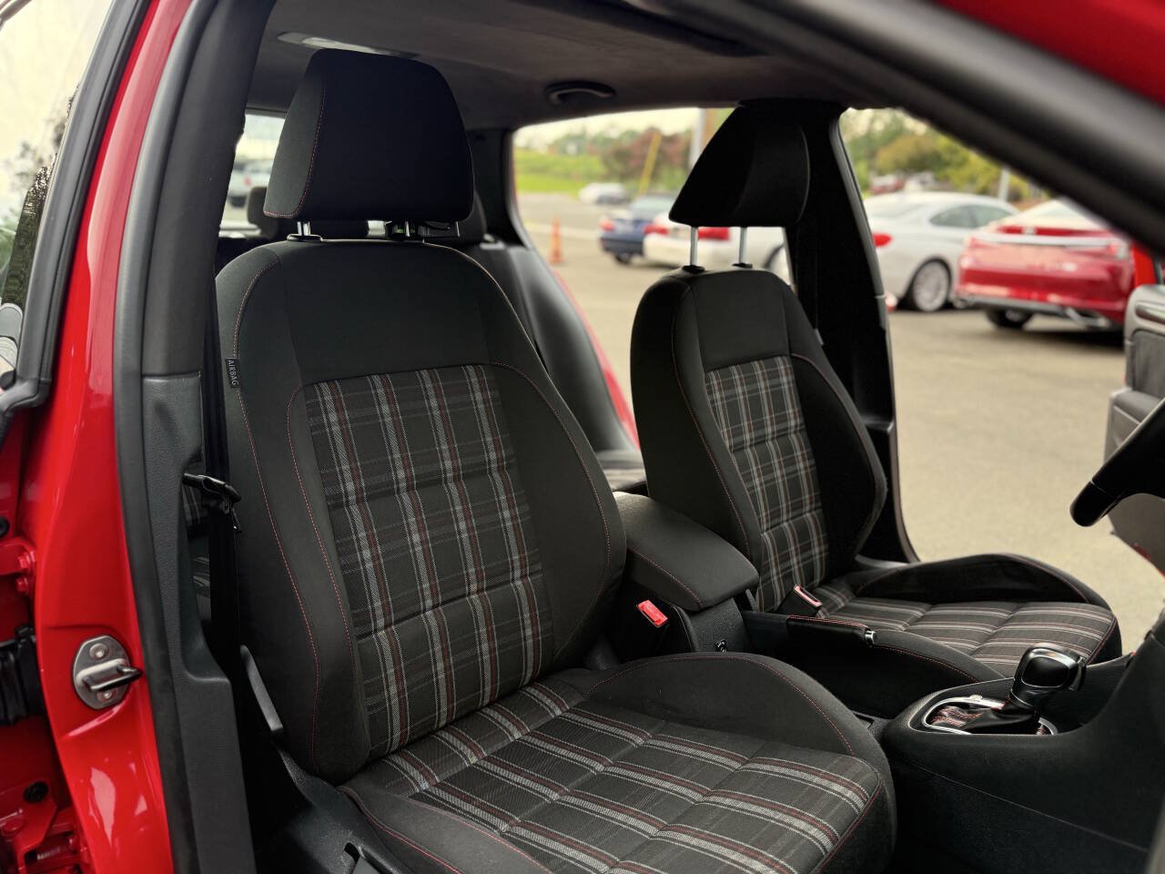 Used 2012 Volkswagen GTI 4-Door FWD image 20