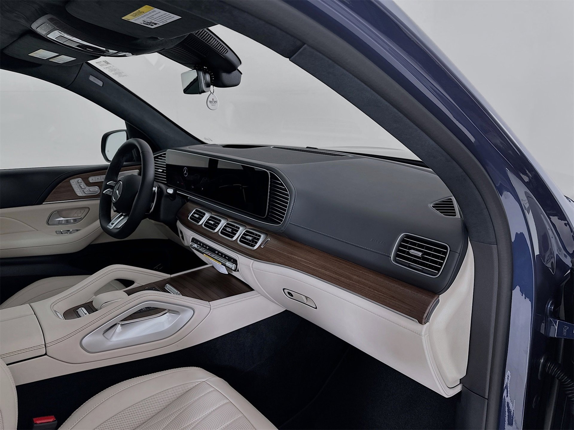 New 2026 Mercedes-Benz GLS 63 AMG 4MATIC image 34