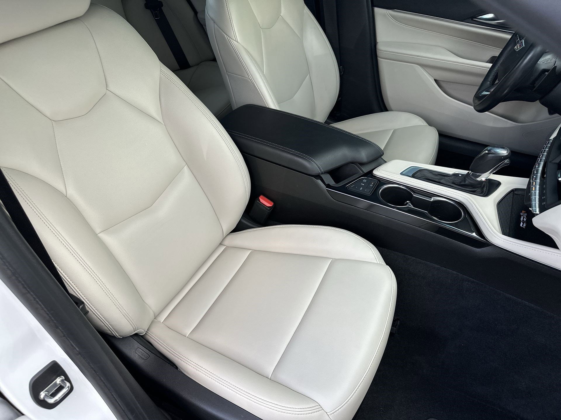 Used 2023 Cadillac CT4 Luxury RWD image 24