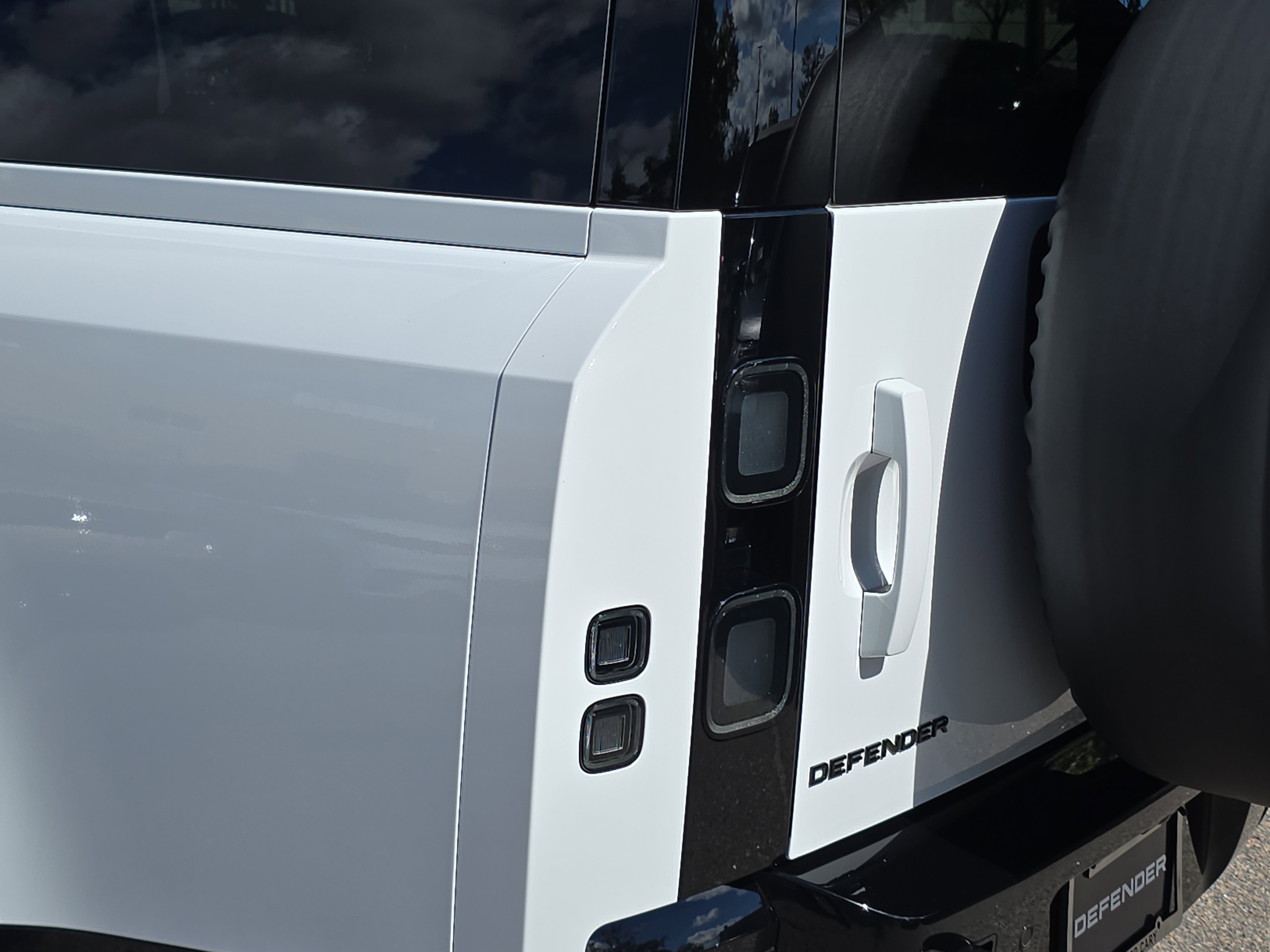 New 2026 Land Rover Defender 130 V8 image 35