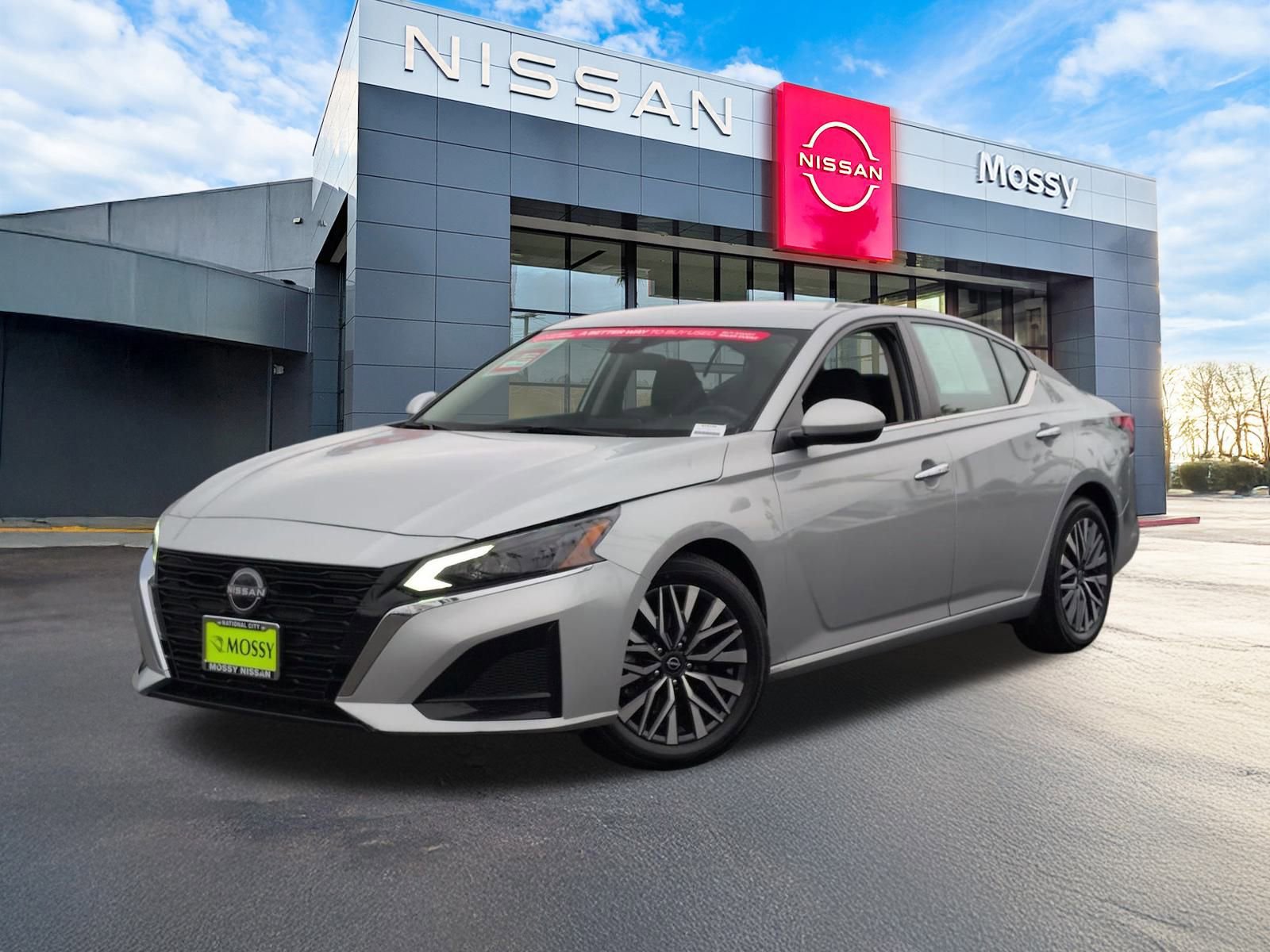 Certified 2023 Nissan Altima 2.5 SV image 1