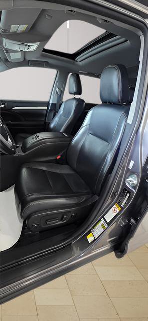 Used 2018 Toyota Highlander XLE image 14