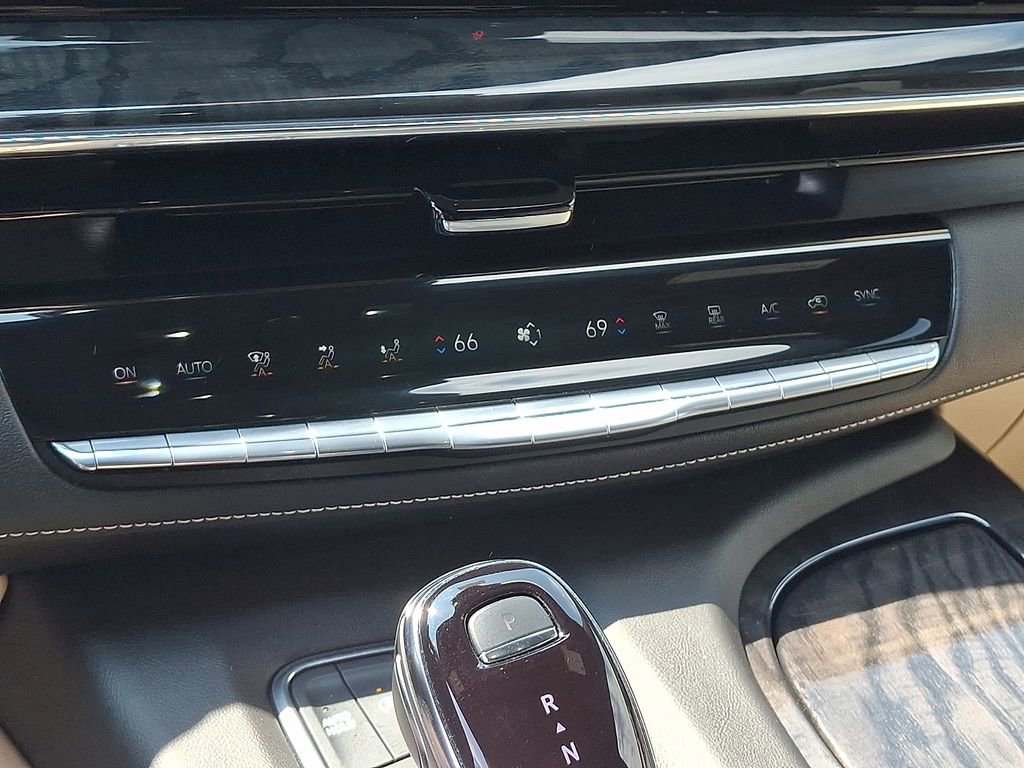 Used 2024 Cadillac Escalade ESV Premium Luxury w/ Performance Package image 15