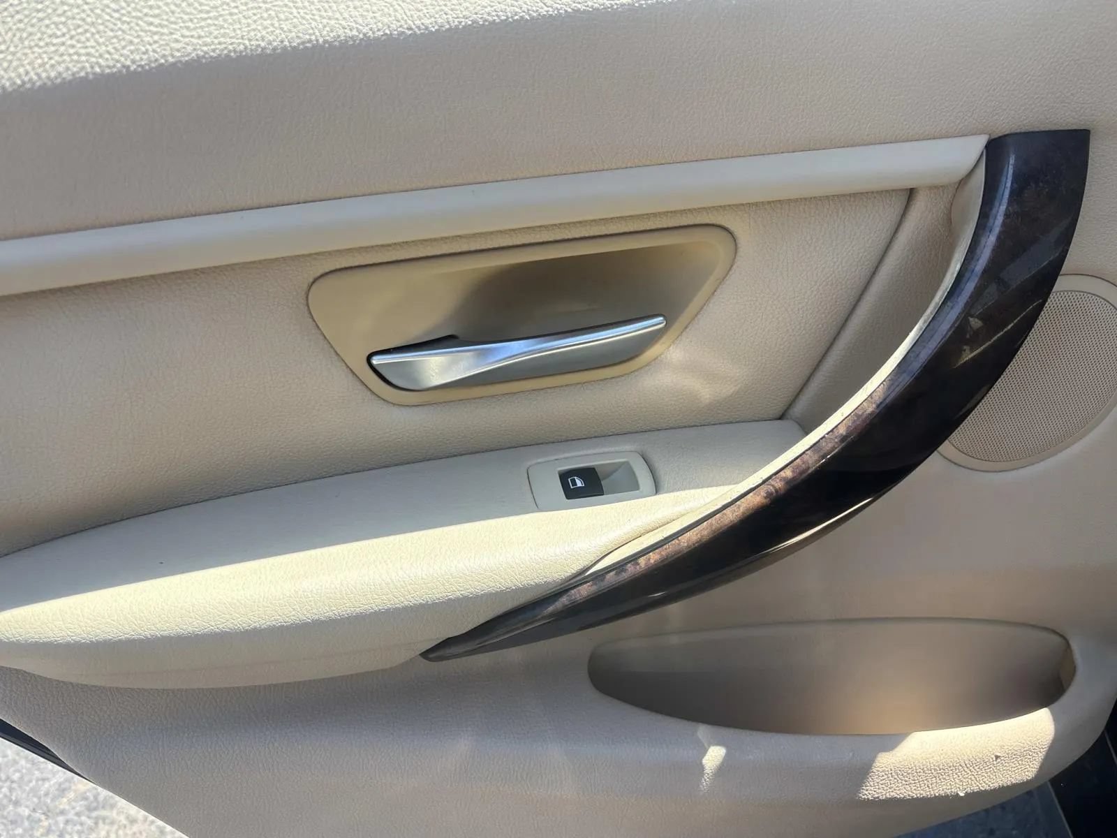 Used 2014 BMW 320i xDrive Sedan AWD/4WD image 11