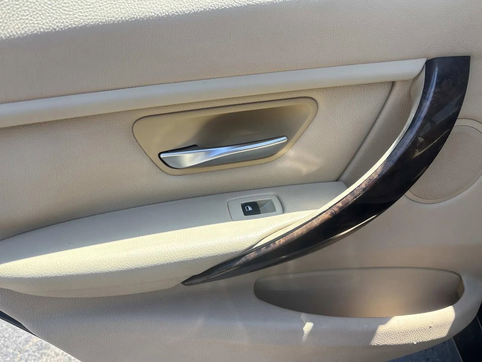 Used 2014 BMW 320i xDrive Sedan AWD/4WD image 11