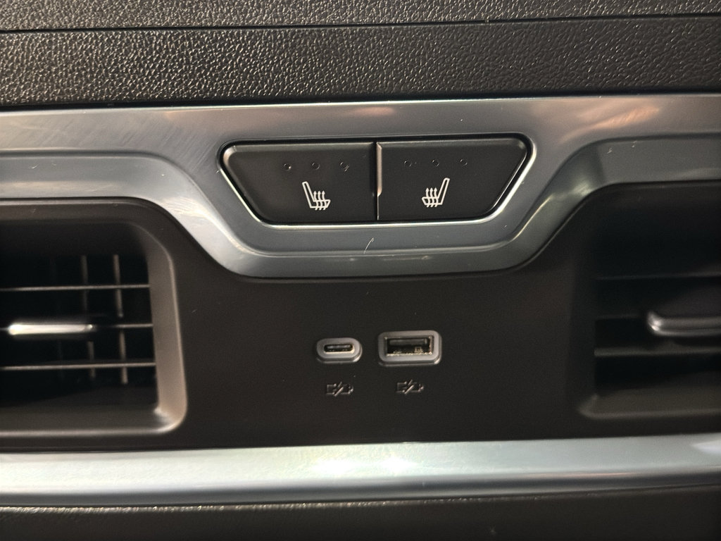 Used 2025 Chevrolet Silverado 1500 High Country w/ High Country Premium Package AWD/4WD image 15