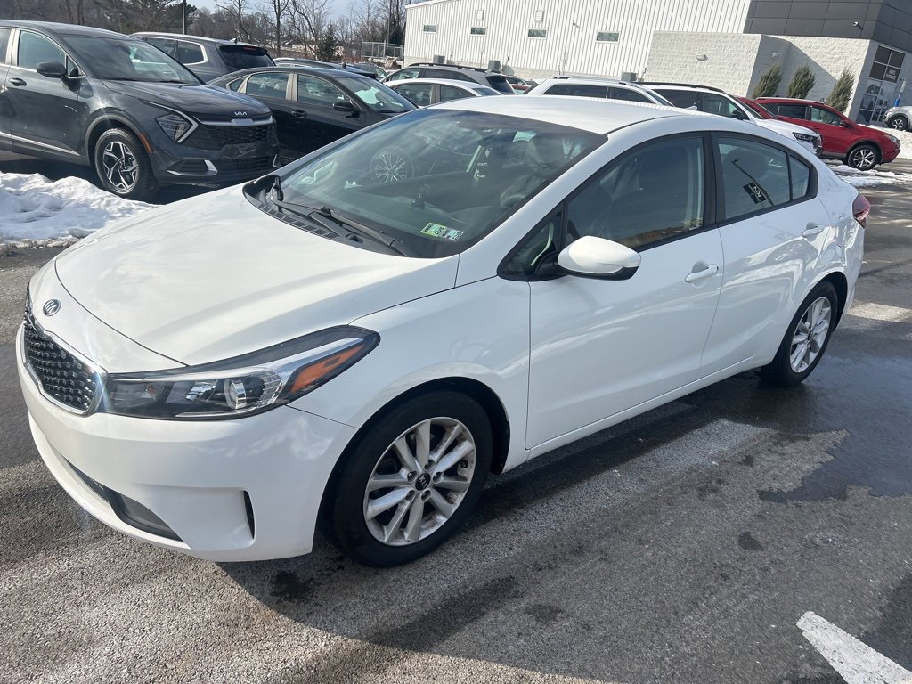 Used 2017 Kia Forte S image 3