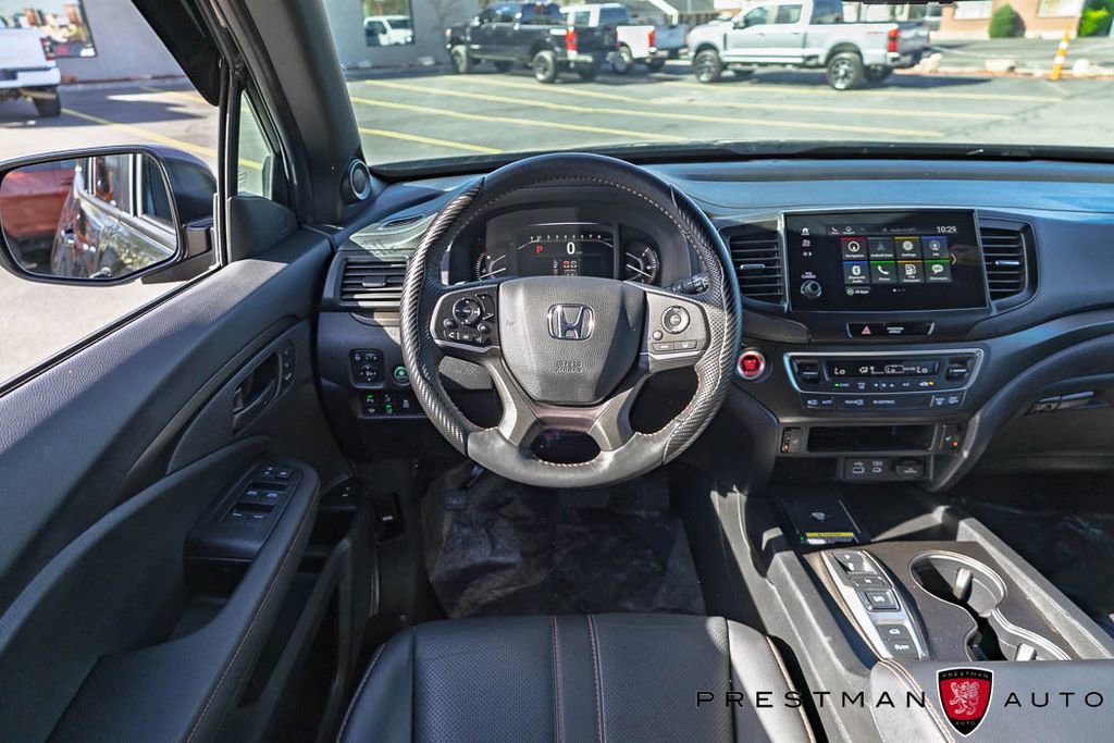 Used 2025 Honda Passport TrailSport image 2