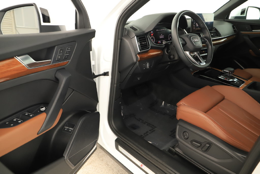 Certified 2024 Audi Q5 e Premium AWD/4WD image 14