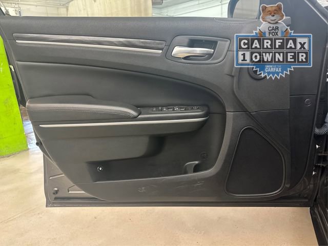 Used 2022 Chrysler 300 Touring image 24