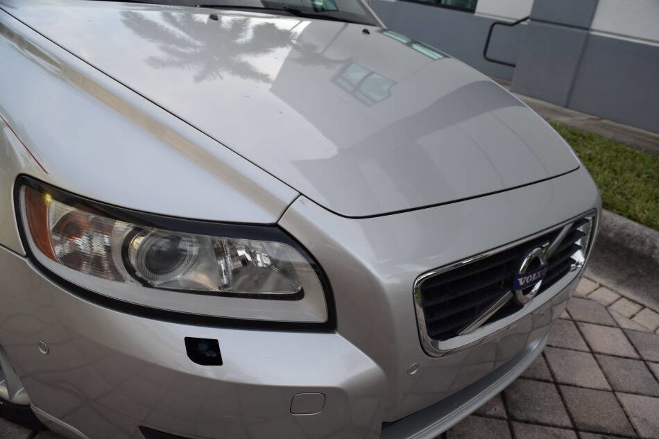 Used 2011 Volvo V50 T5 image 10