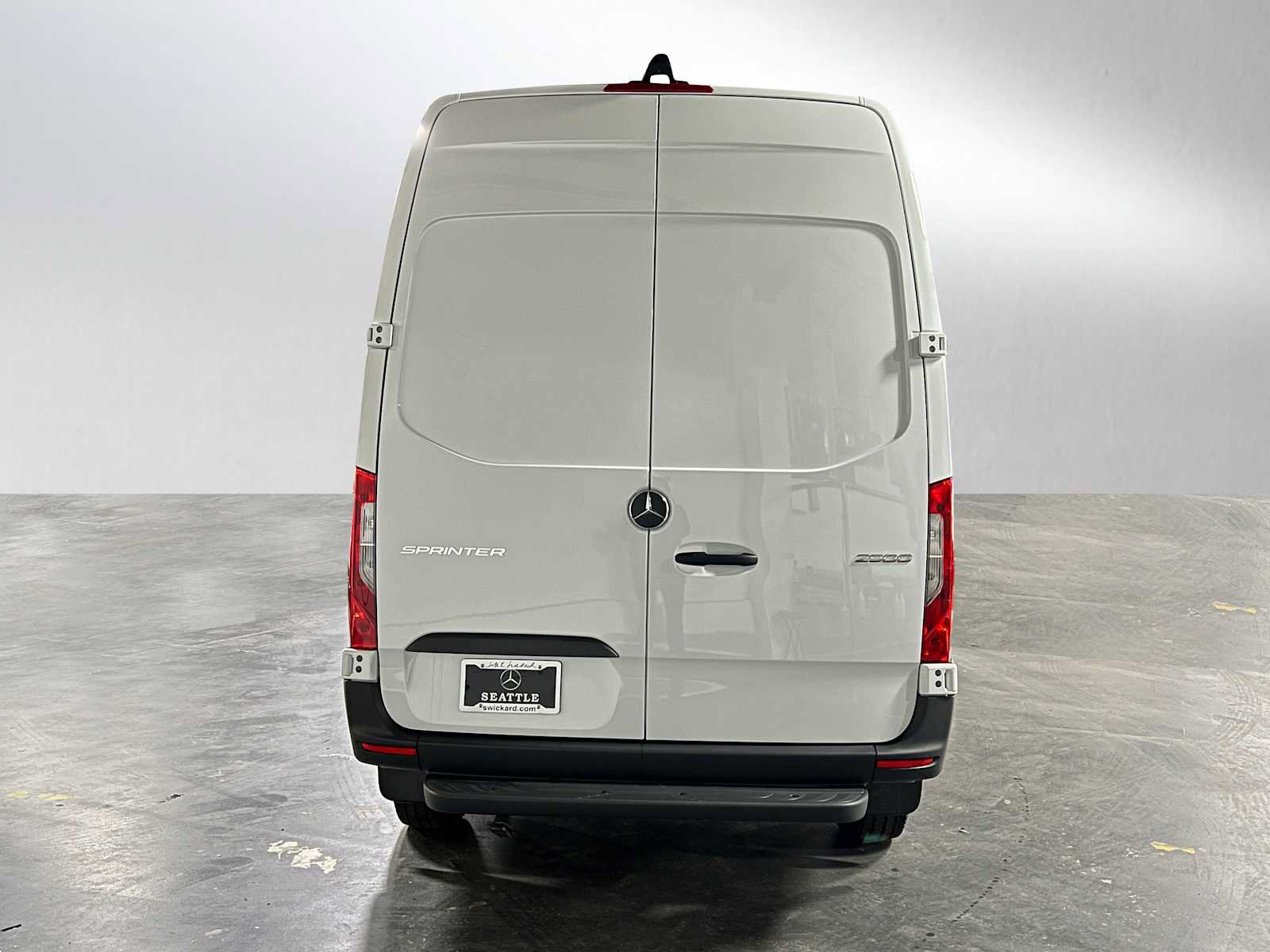 Used 2025 Mercedes-Benz Sprinter 2500 image 4