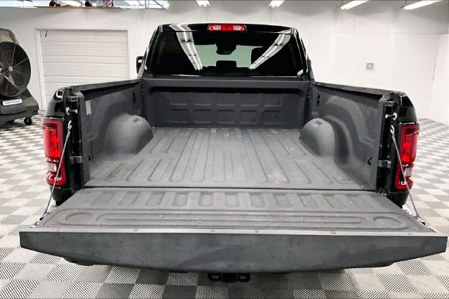Used 2025 RAM 3500 Big Horn AWD/4WD image 32