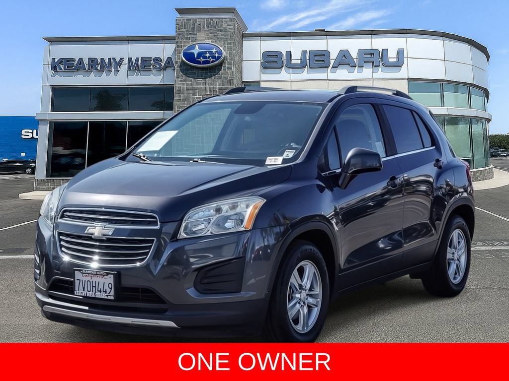 Used 2016 Chevrolet Trax LT w/ LT Sun and Sound Package FWD image 3