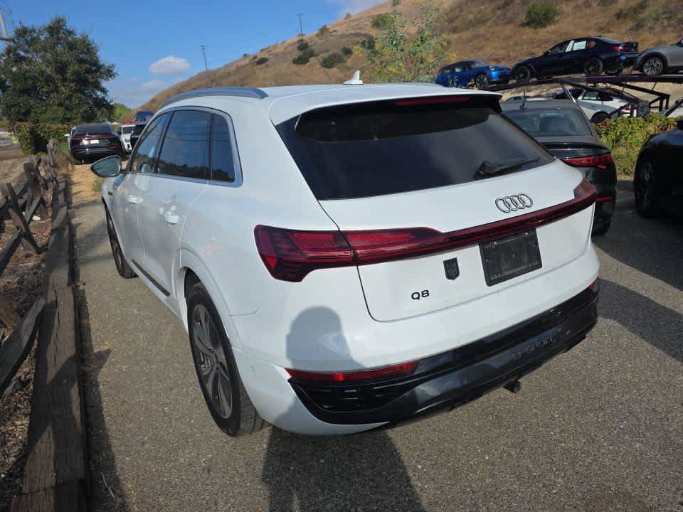 Used 2024 Audi Q8 e-tron Premium Plus w/ Premium Plus Package AWD/4WD image 4