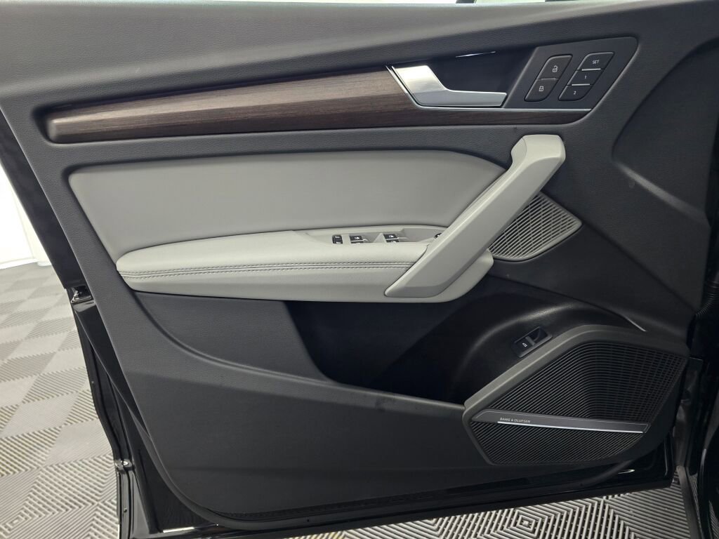 Certified 2025 Audi Q5 2.0T Premium Plus w/ Premium Plus Package image 36