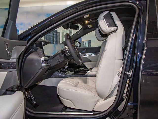 Used 2026 BMW 740i xDrive w/ Premium Package image 20