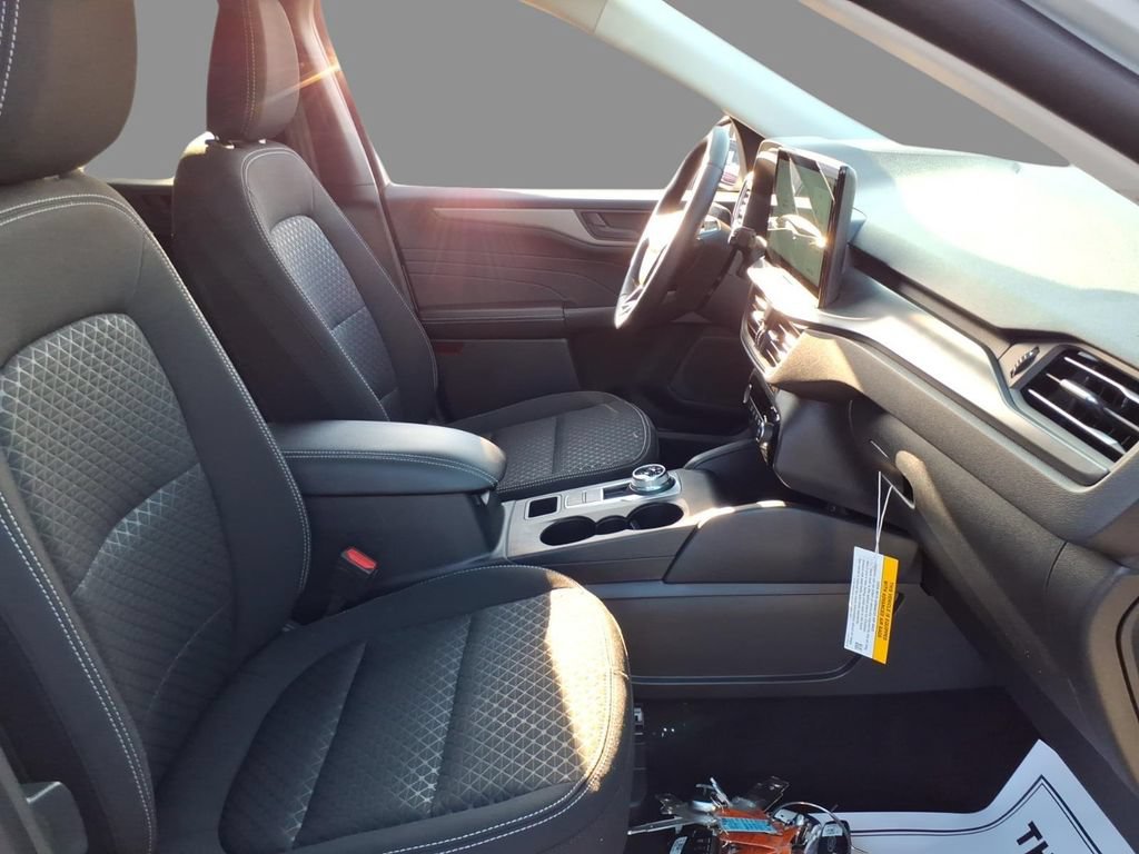 New 2025 Ford Escape Active w/ Tech Pack #1 AWD/4WD image 13